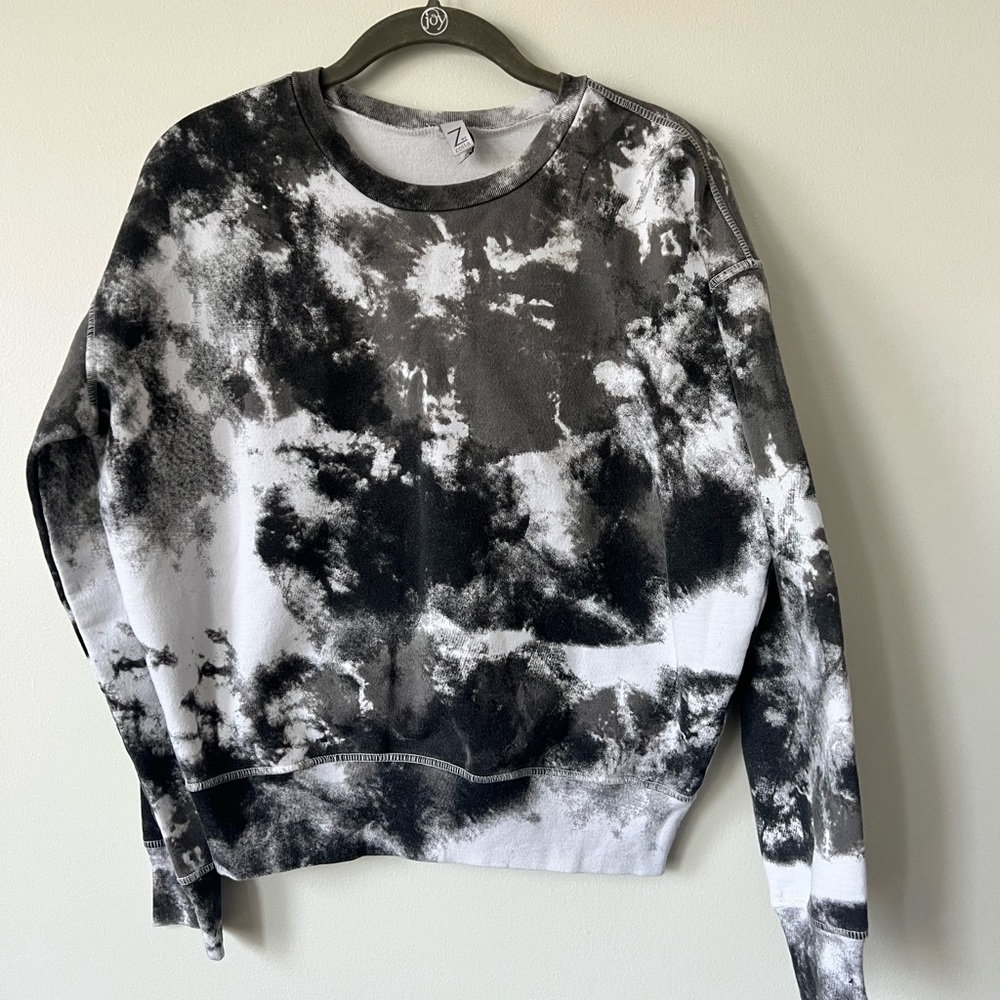 Zella Black and White Tie-Dye Cropped Sweatshirt